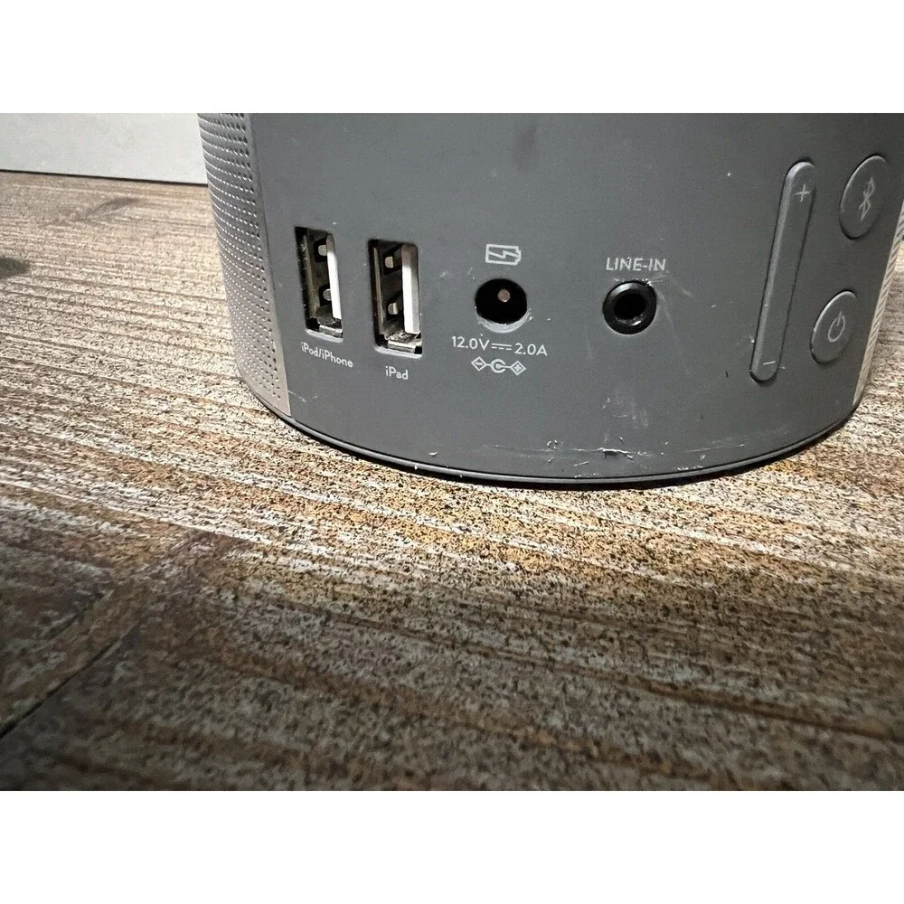 Williams Sonoma Smart Tools Bluetooth Speaker & ipad iphone Stand